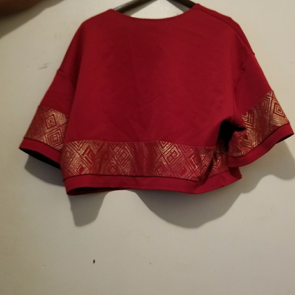Top - Picture 2 of 2